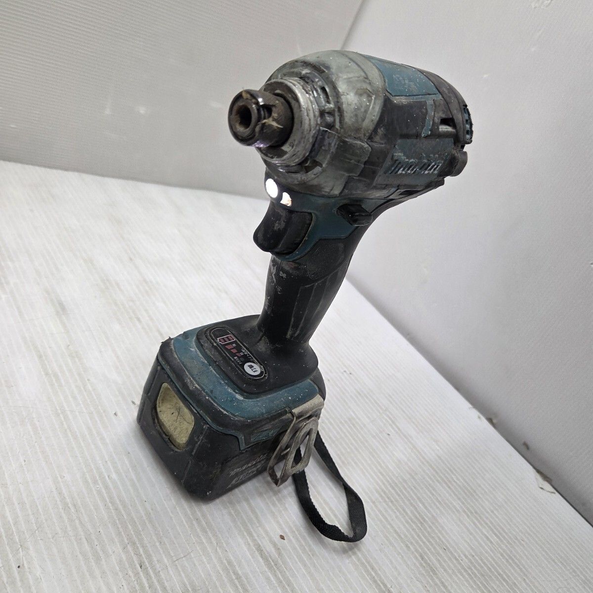S04376マキタ 充電式 インパクトドライバ 14.4V TD137D バッテリBL1430