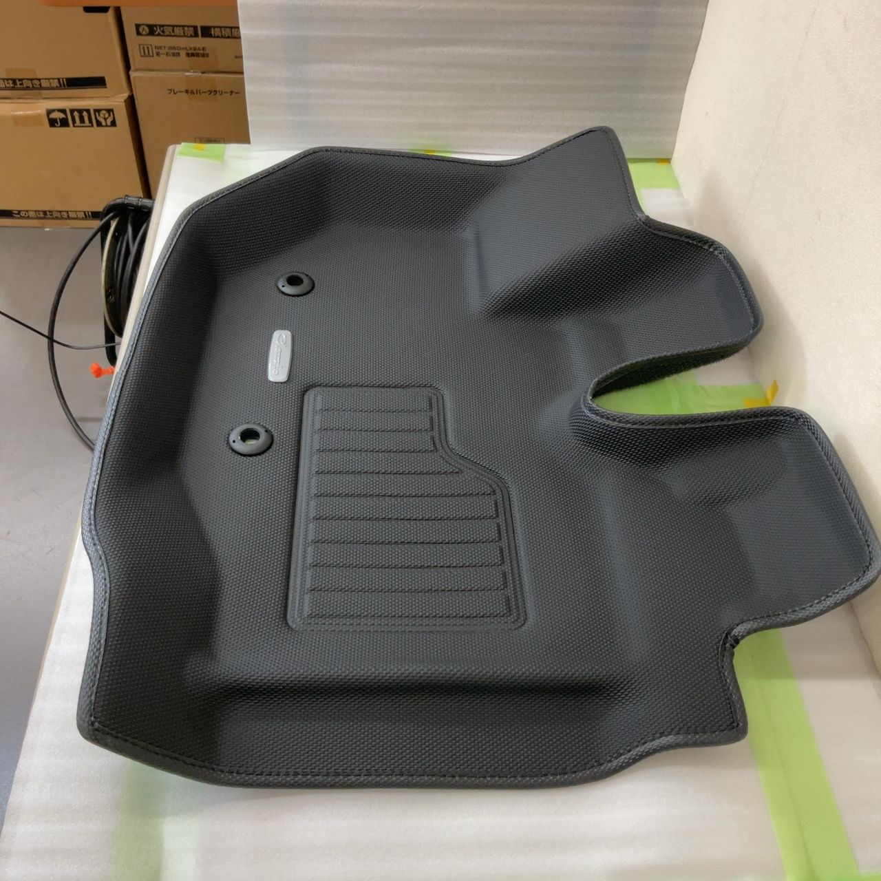 クラッツィオ ハイエース 200系 ワイドボディ専用立体マット NEWラバータイプ ブラック