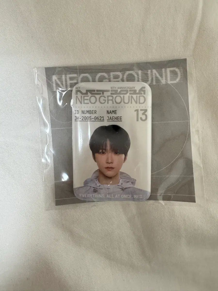 NCT(エヌシーティー) ポップアップ ジェヒ メタル ID カード カフスボタン