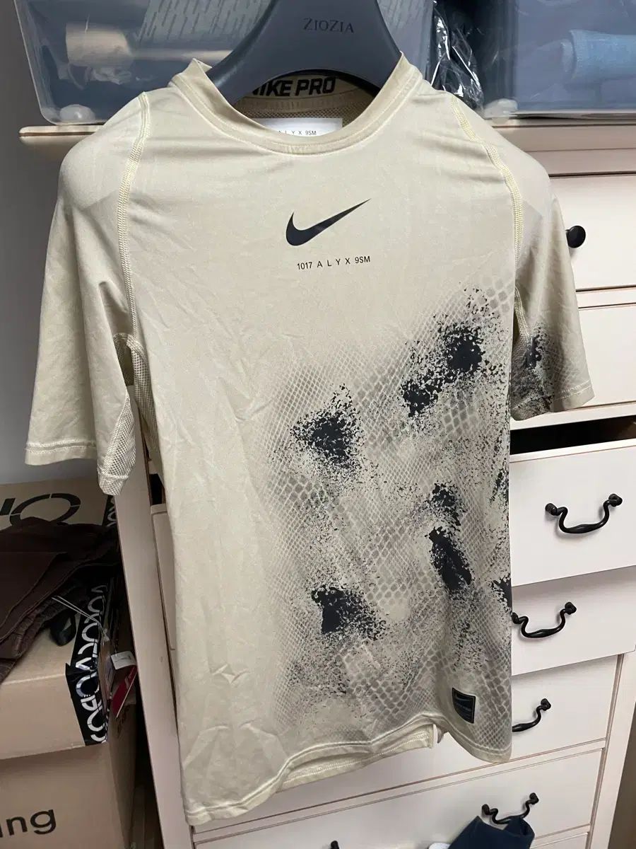 M NIKE アリクソン コンプレッション Tシャツ