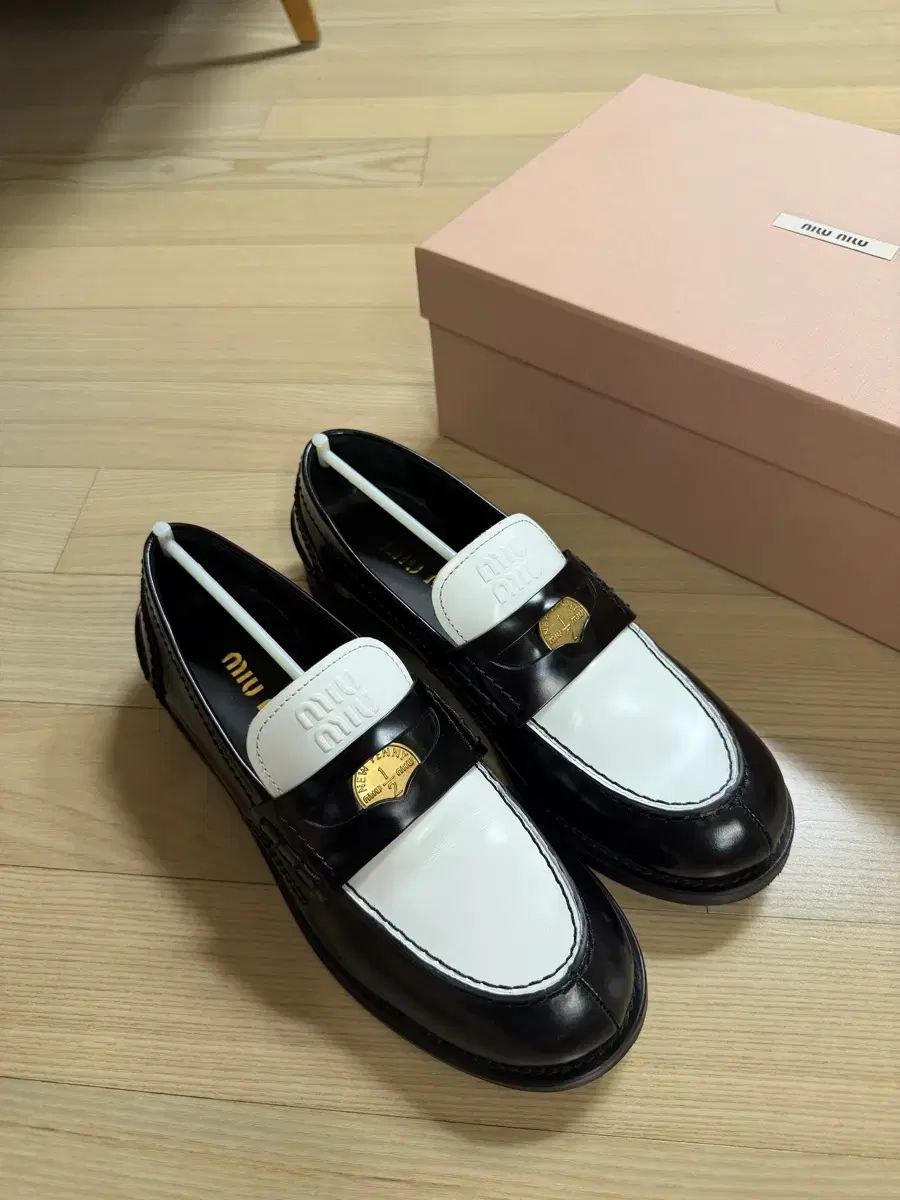 ミュウミュウ ローファー 37 95,534円