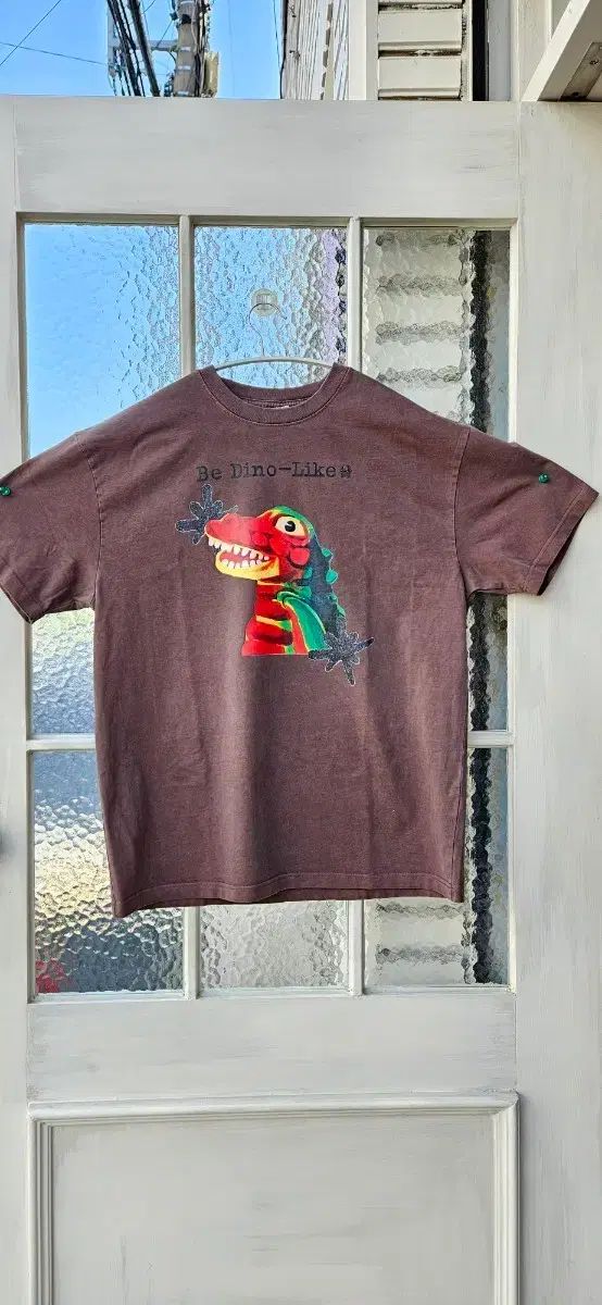恐竜プリント Tシャツ