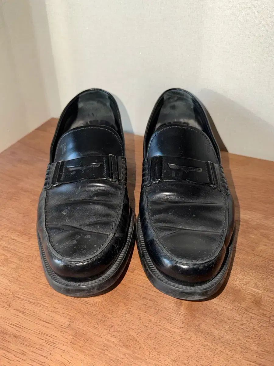 TOD'S メンズ ブラック ペニー ローファー