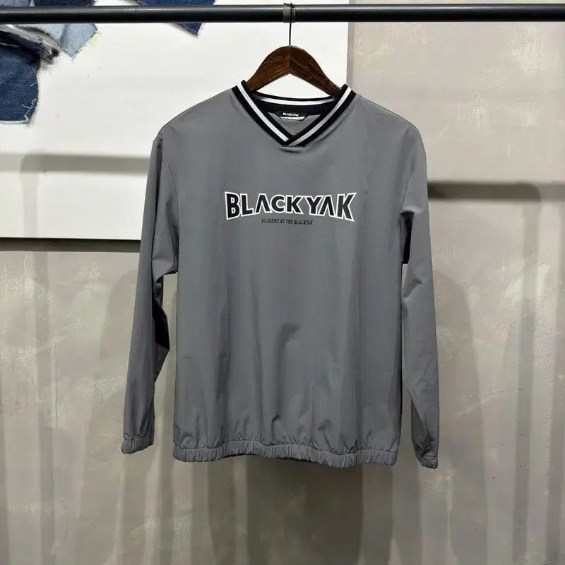 (95) BLACK YAK ブラックヤク レディース アウトドア Vネック ウィンドブレーカー ウォームアップ スウェット 長袖 Tシャツ