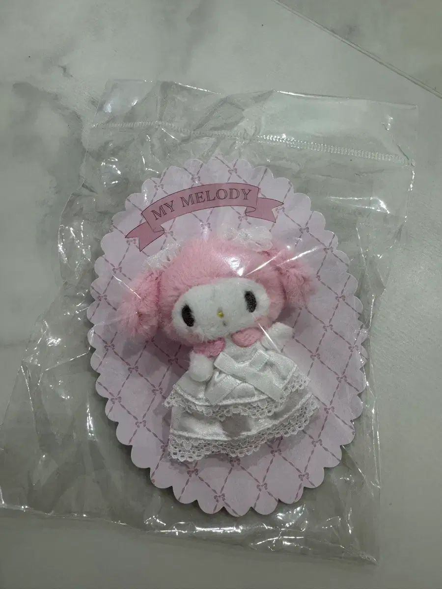 MY MELODY(マイメロディ) ぬいぐるみ レイースドレス バッジ