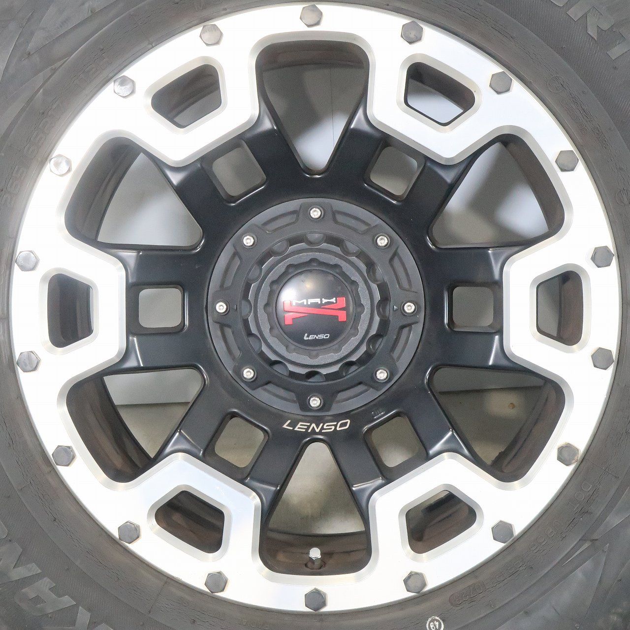 ランクル プラド ハイラックス サーフ 等に 4本 LENSO MAX-X08 17