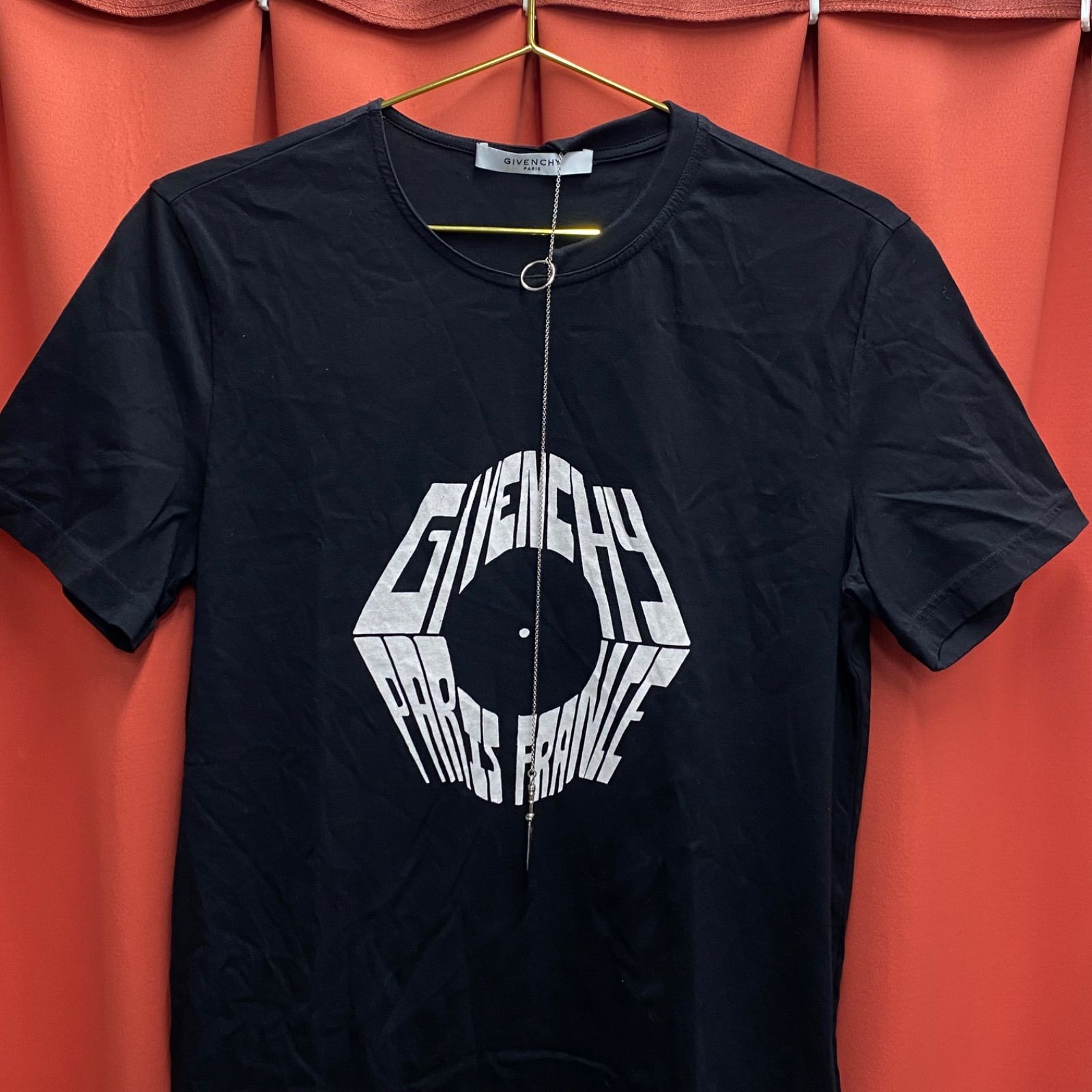 GIVENCHY ジバンシィ　ジバンシー　Tシャツ　半袖　プリント　チャーム付き　ブラック　Sサイズ