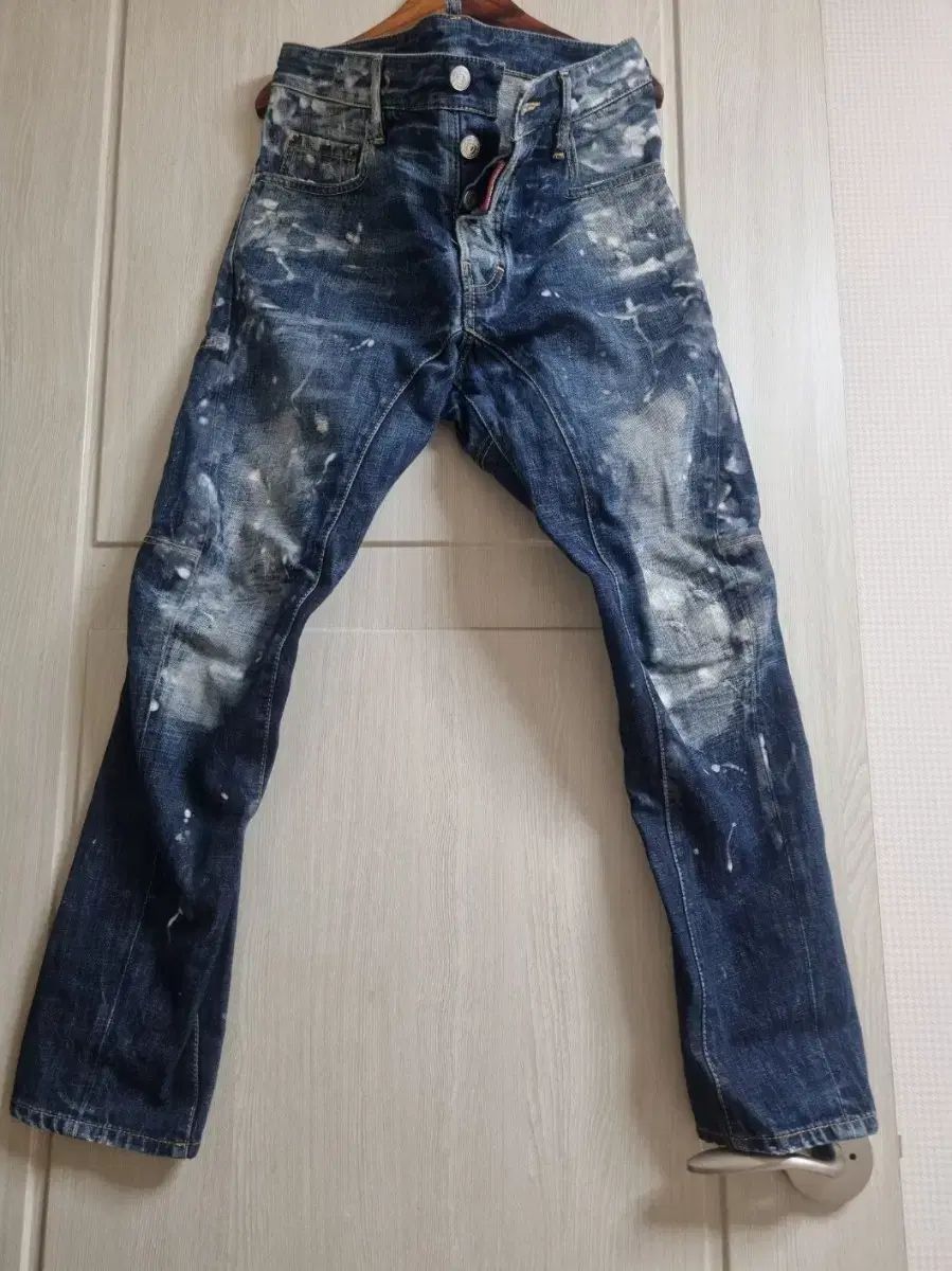 DSQUARED2 44