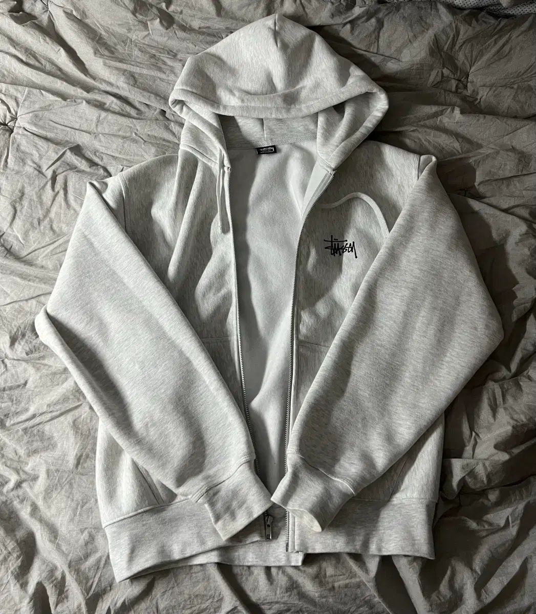 STUSSY ベーシック フーディジップアップ