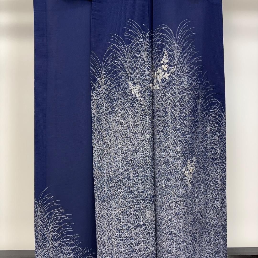 夏着物 付下げ 絽 萩の花模様 銀彩 銀糸 紺桔梗色 K-5982 夏着物 付下げ 絽 萩の花模様 銀彩 銀糸 紺桔梗色 K-5982 - メルカリ