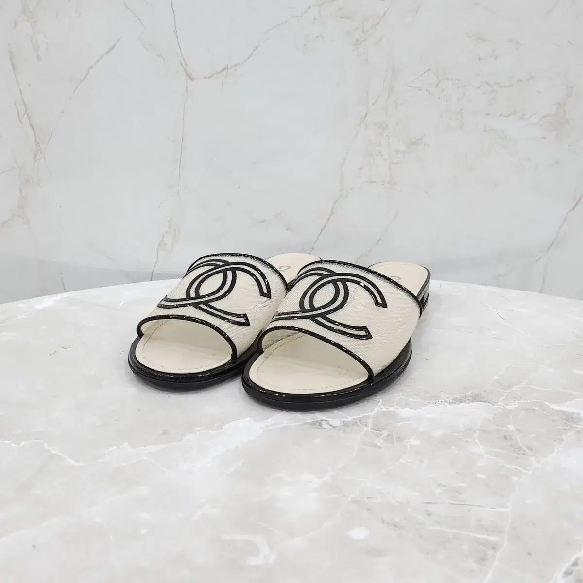 37 / CHANEL シャネル CCロゴ チュールスリッパ G37156