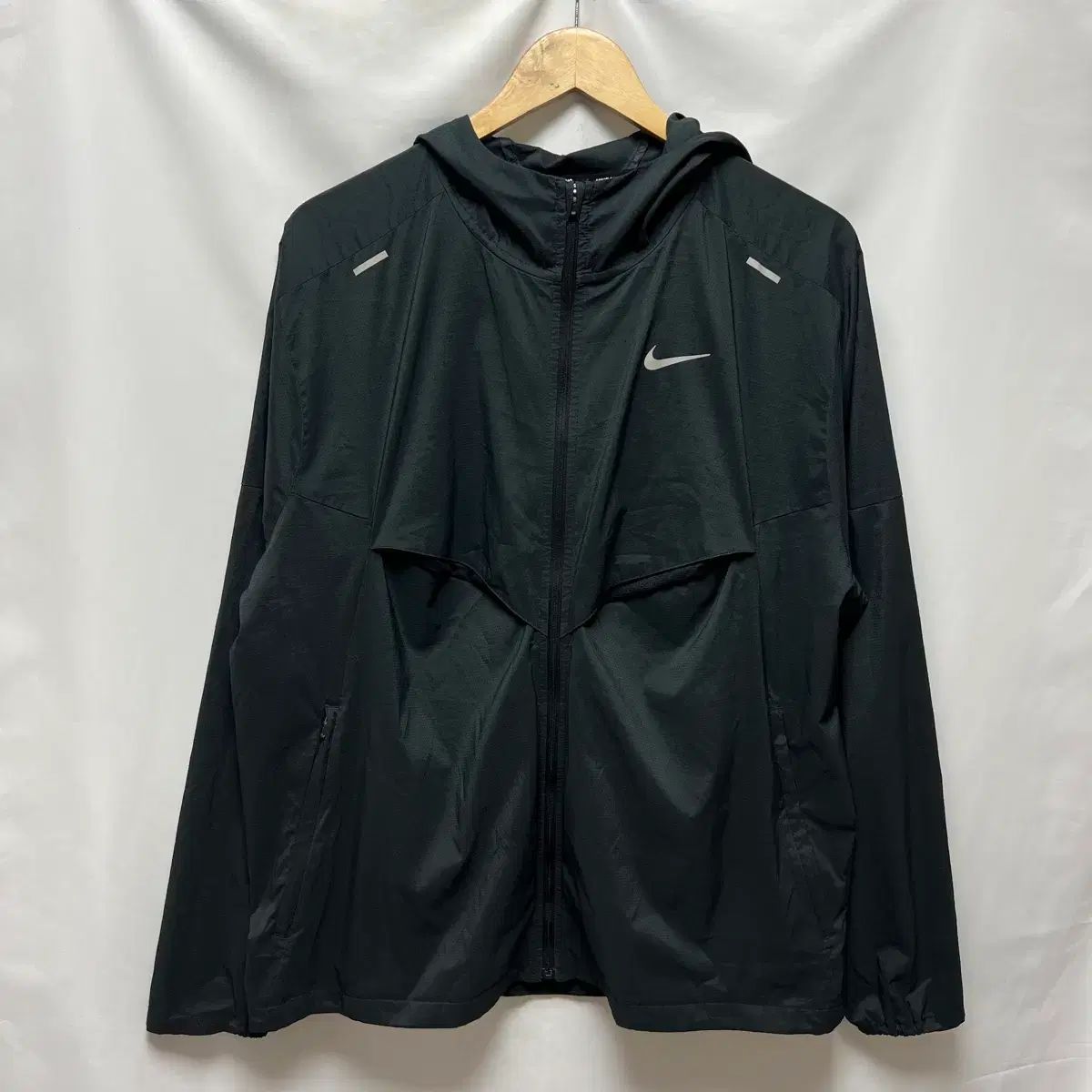 正規品/2XL NIKE(ナイキ) レペルUV ウィンドランナー ランニング