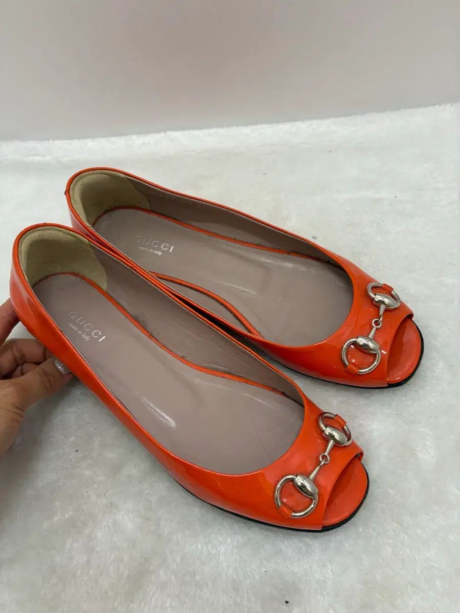 グッチ ペンダント オープントゥ フラット シューズ 37 5 (正規品)