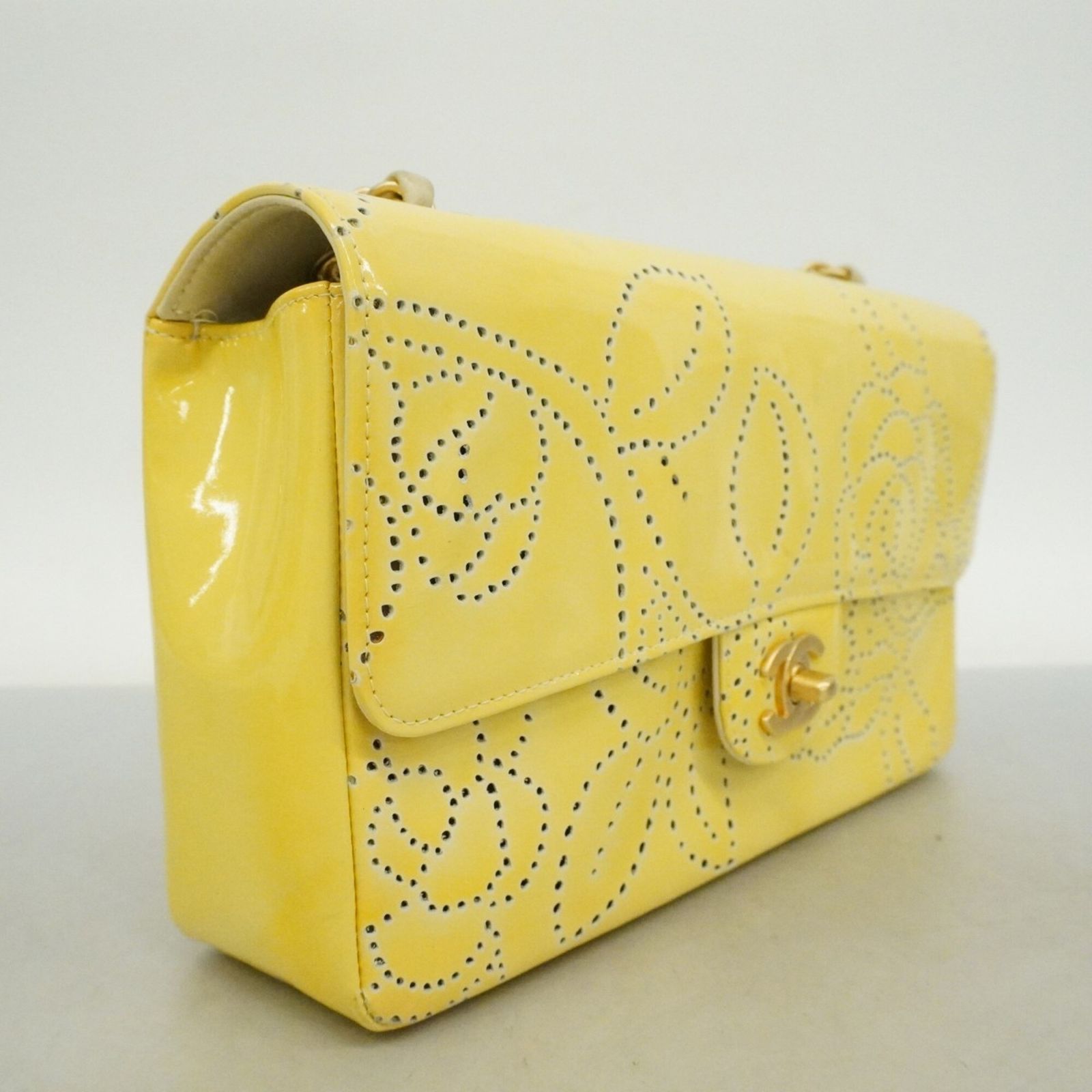 シャネル(Chanel) シャネル ショルダーバッグ カメリア Wチェーン