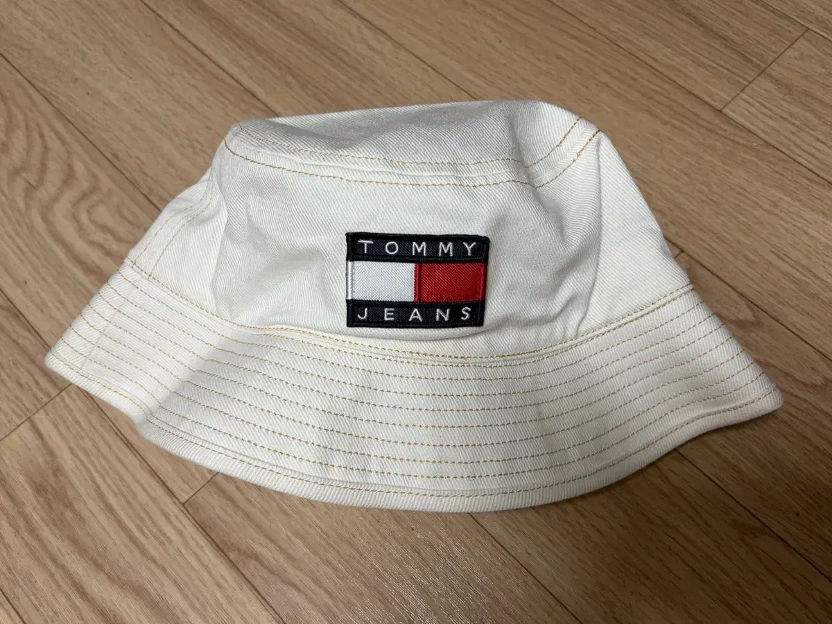 TOMMY JEANS トミー ジーンズ 白 スティッチ バケットハット OS