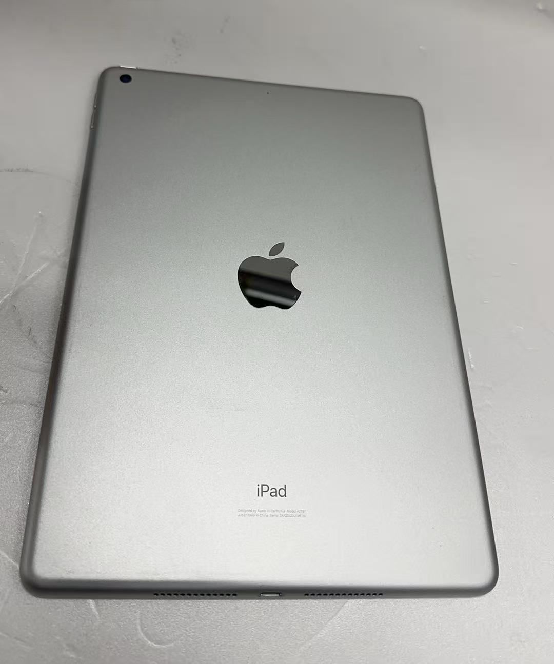 iPad 第7世代 32GB SV 中古 Wi-Fi - メルカリ