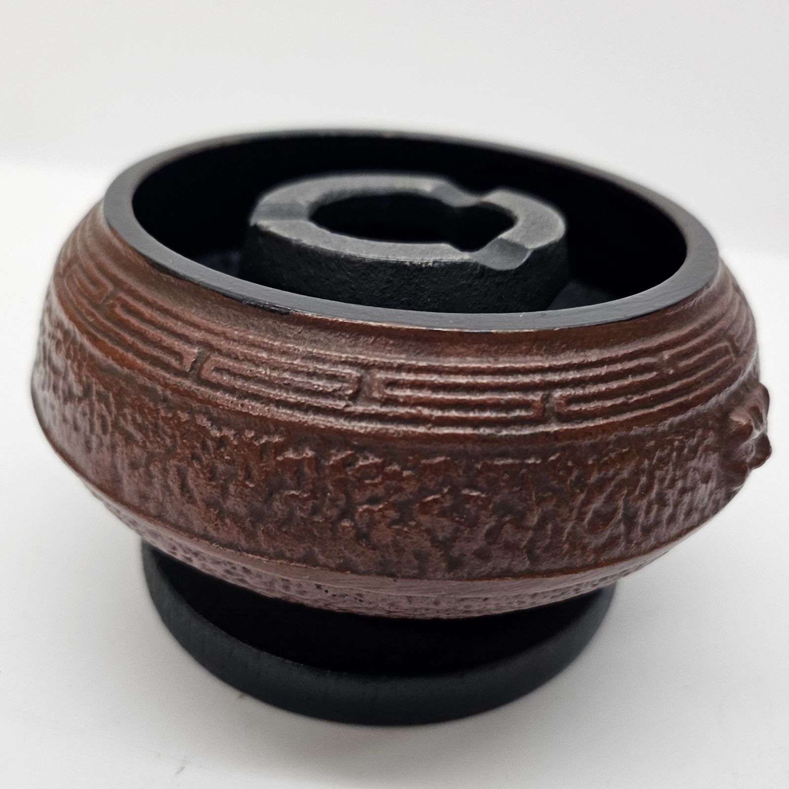 未使用品 南部鉄器 ミニチュア 風炉 胴幅：11cm 木製台座 鬼面 / 五徳