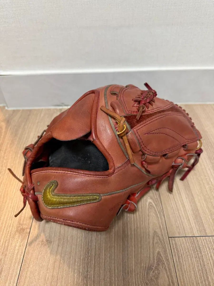 ナイキ チュール エリート J 投手用グローブ