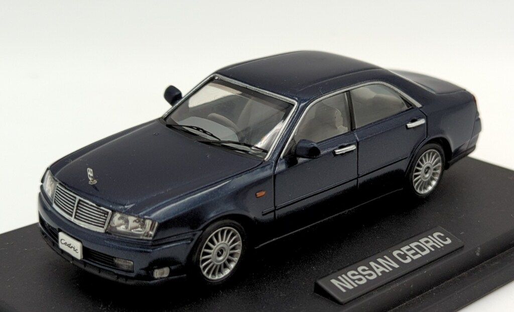 エポック社 1/43 M-TECH M4 ニッサン セドリック(ダークブルー) M4-11
