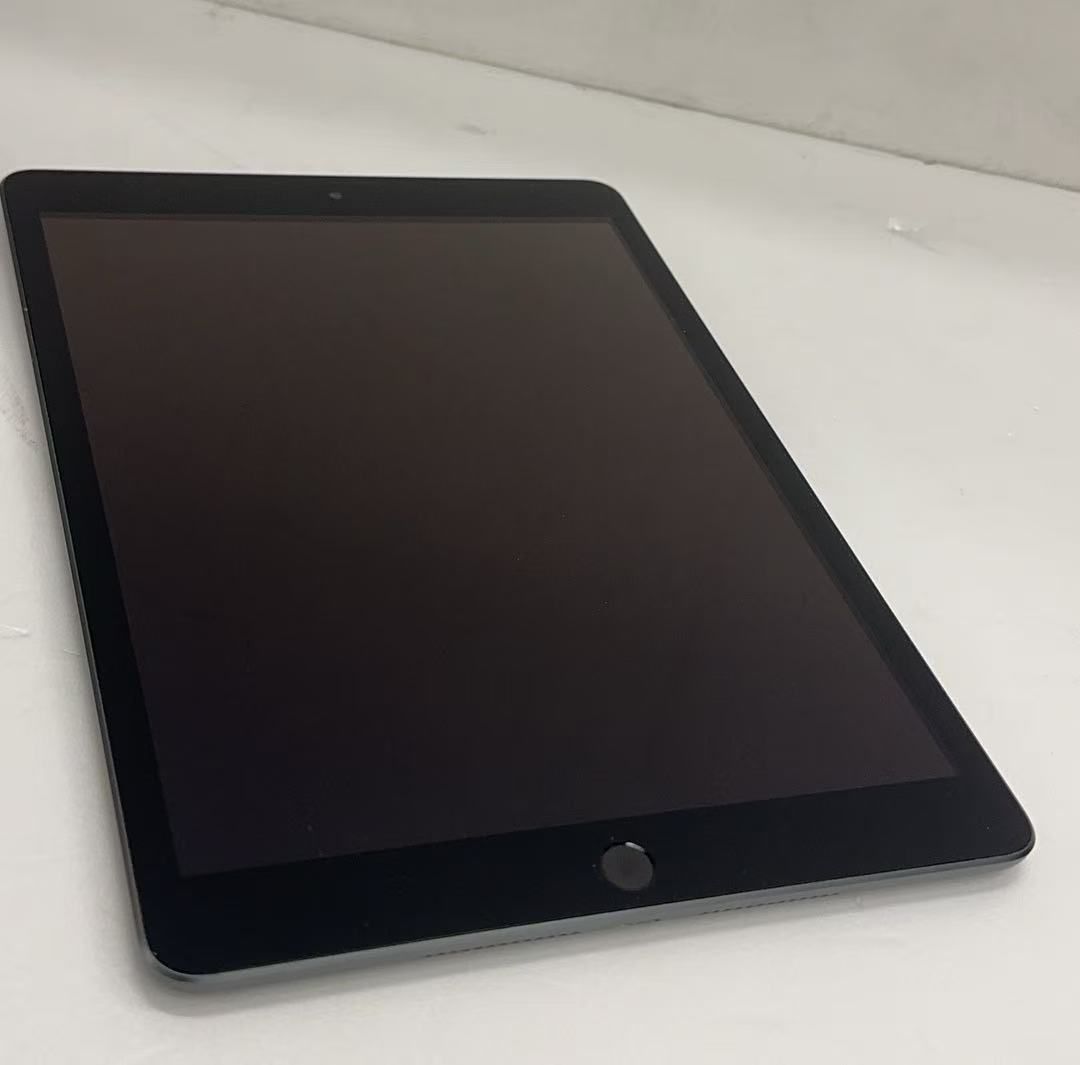 Apple iPad 第9世代 256GB Wi-Fiモデル / スペースグレイ ++924087