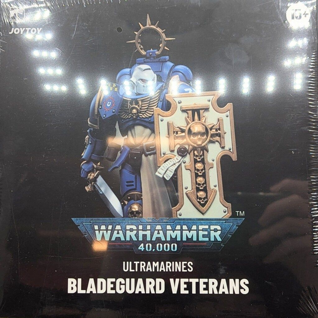 JOYTOY WARHAMMER 40000 ULTRAMARINES BLADEGUARD VETERANS 3