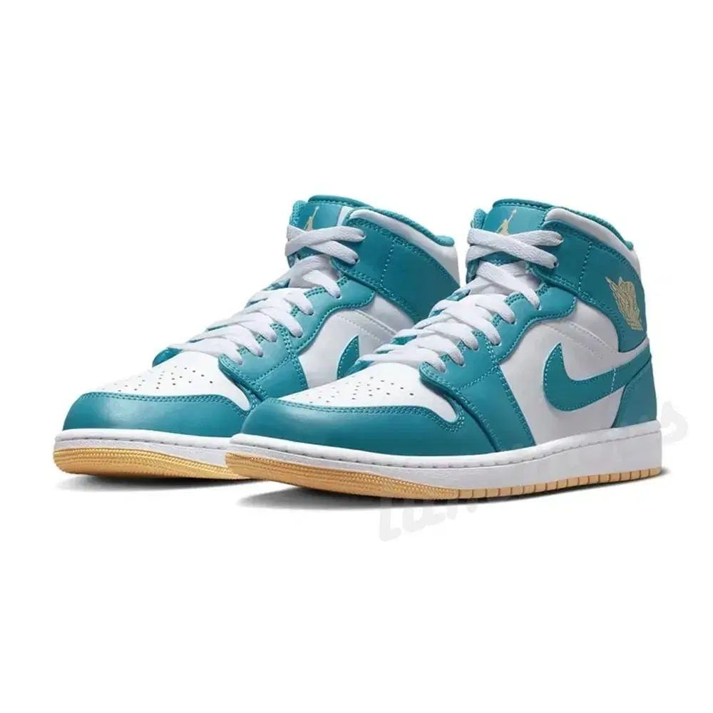 韓国国内店舗購入 NIKE ナイキ バスケシューズ エア ジョーダン 1 ミッド DQ8426 400