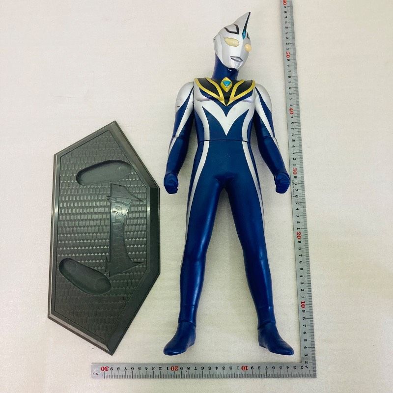 ウルトラマンアグル（Ｖ２）フィギュア　京本コレクション 京本コレクション ウルトラマンアグル（V2） フィギュア バンダイ