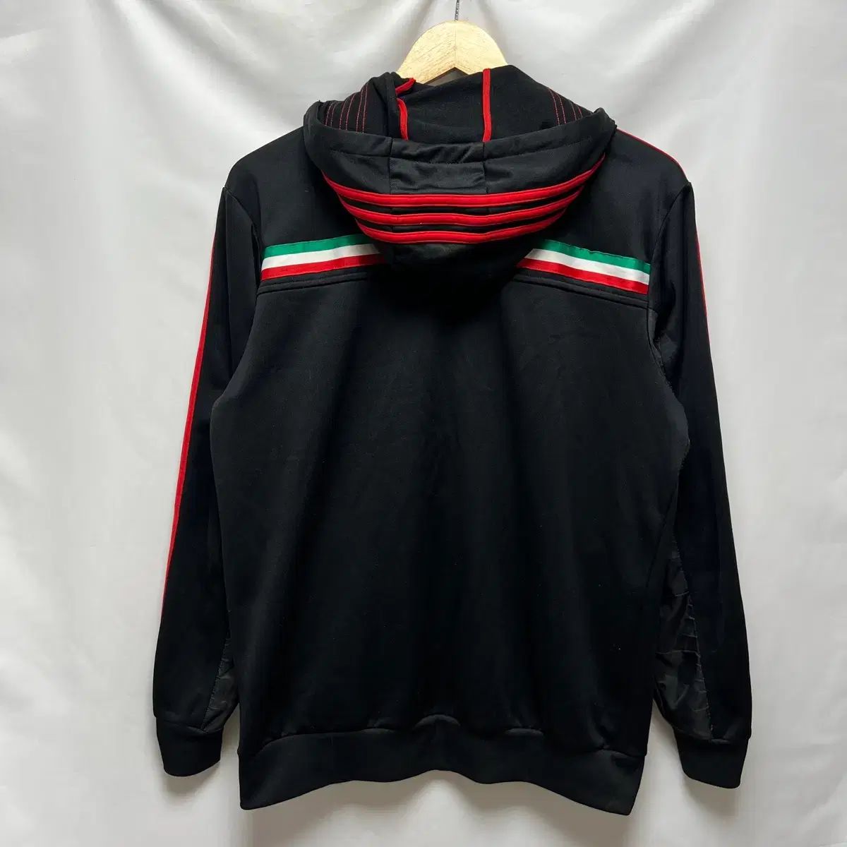 正規品/105 adidas ACミラン 黒赤 3本線 フードジップアップ トラック