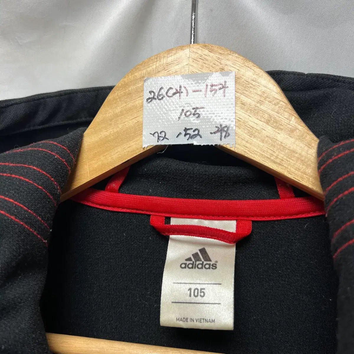 正規品/105 adidas ACミラン 黒赤 3本線 フードジップアップ トラック