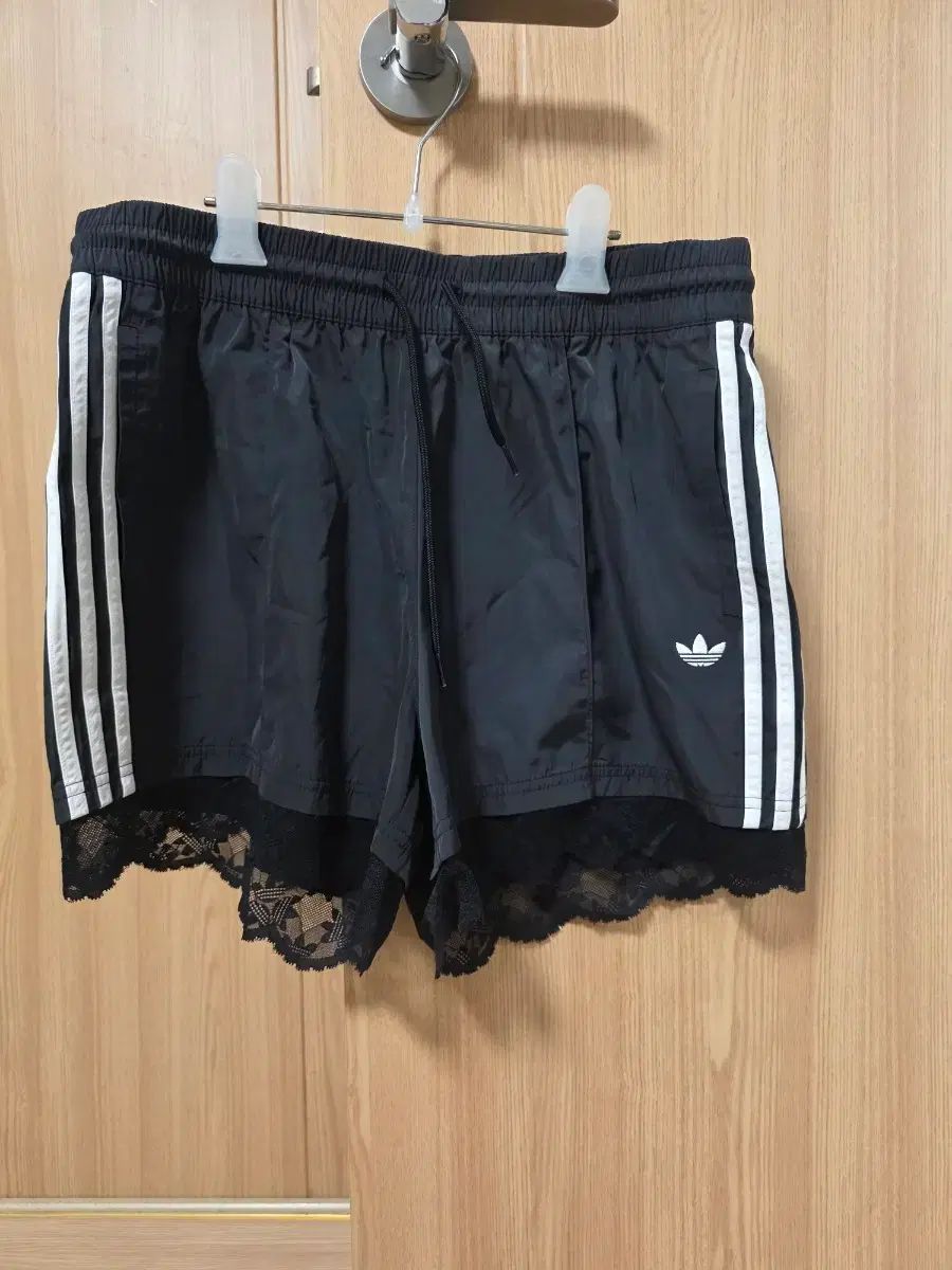 アディダス ショートパンツ 3種 (全 50,000ウォン)