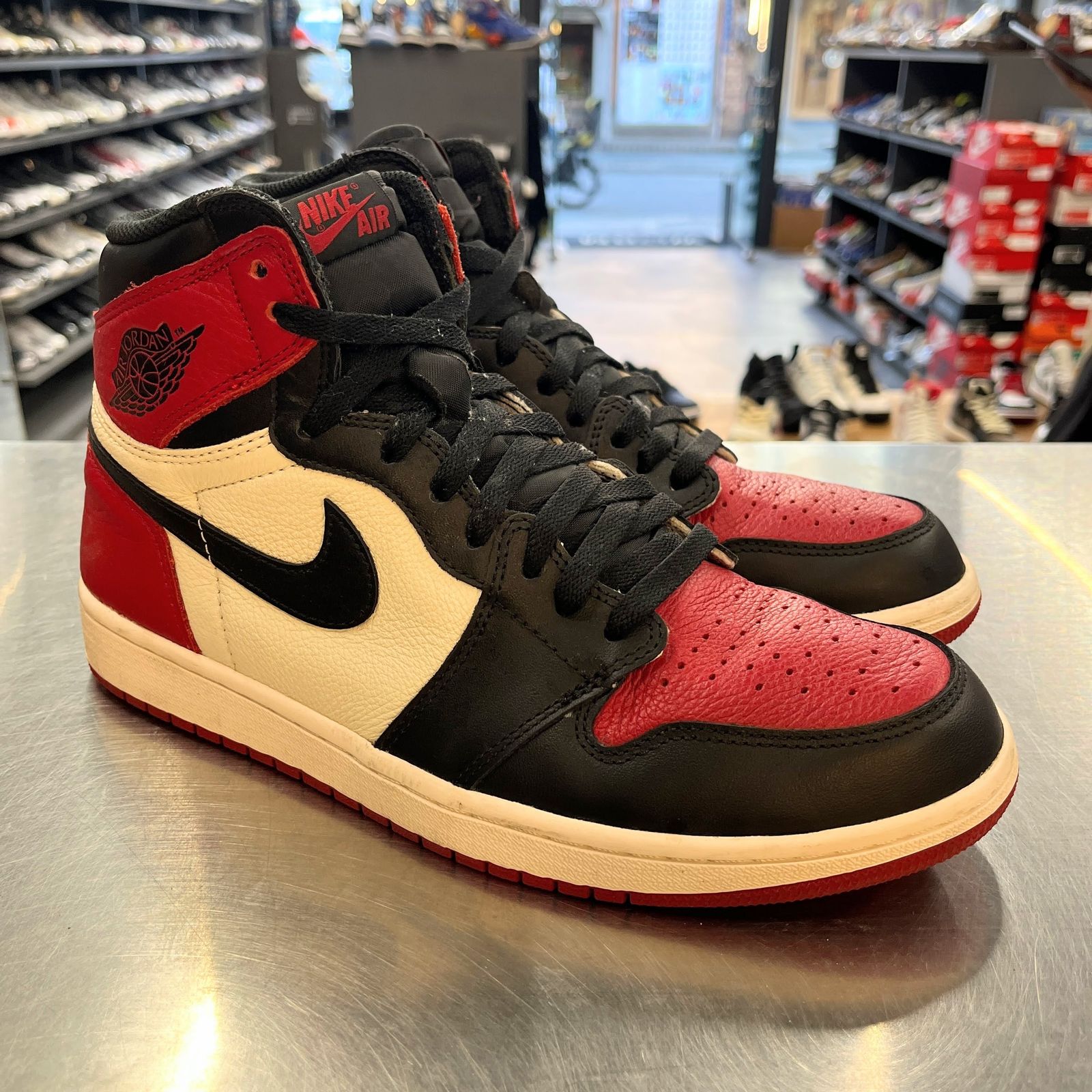 US10】 AIR JORDAN 1 RETRO HIGH OG BRED TOE 555088-610 【中古】 箱 