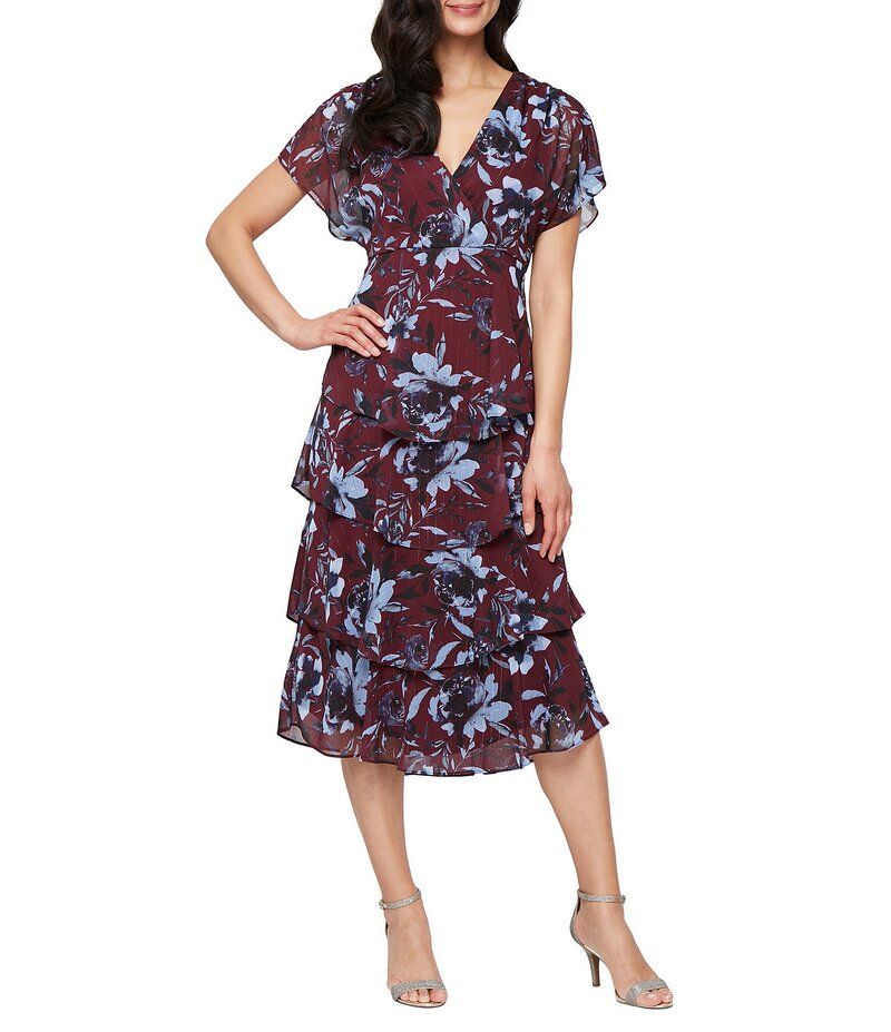 イグナイト レディース トップス ワンピース ティアード シフォン フラワー柄 プリント フラワー Ignite Evenings Floral Print Chiffon Tea Length Flutter Sleeve Tiered Dress Wine