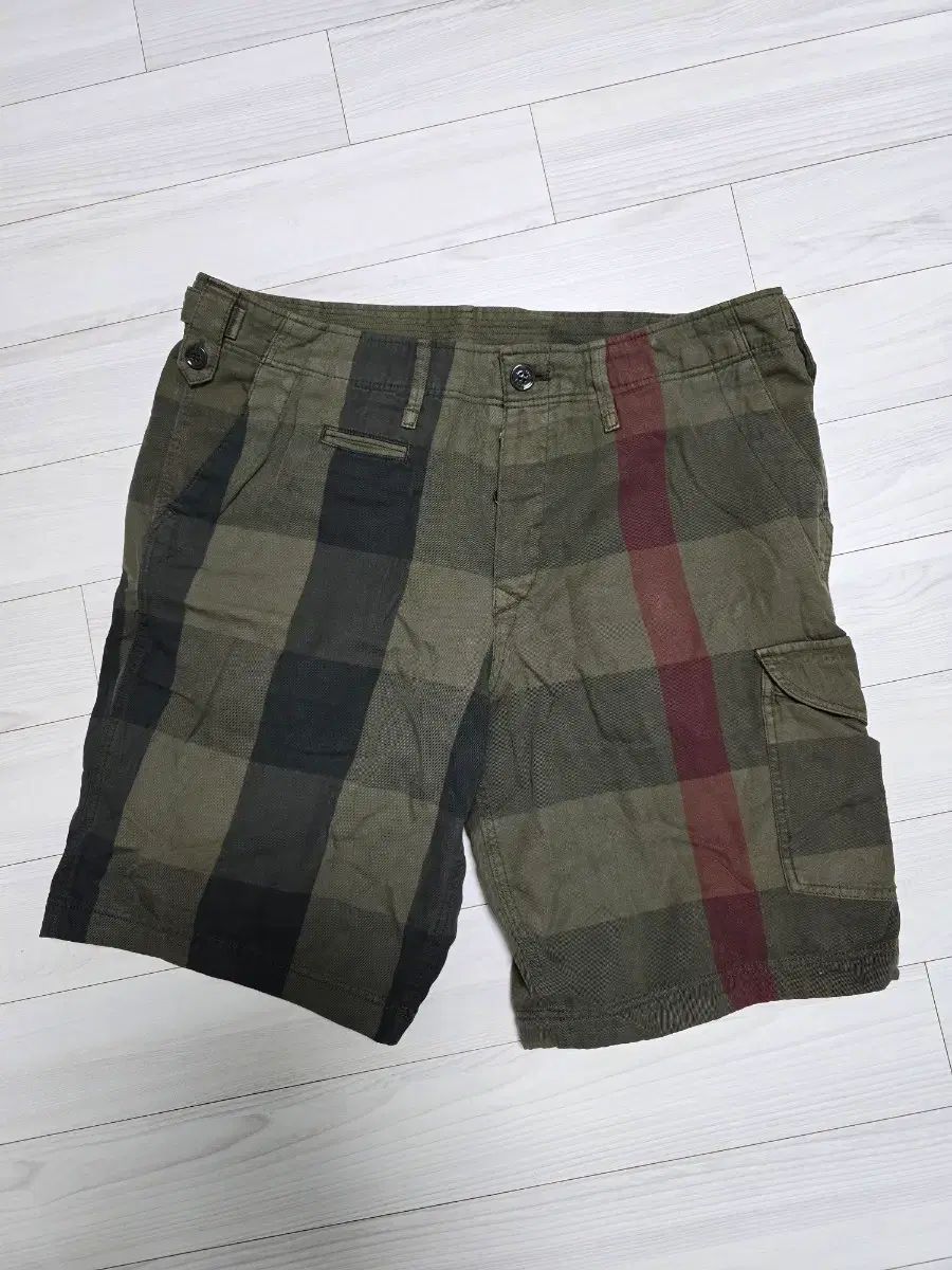 バーバリーブリット メンズ ハーフパンツ 32 33 未使用 正規品