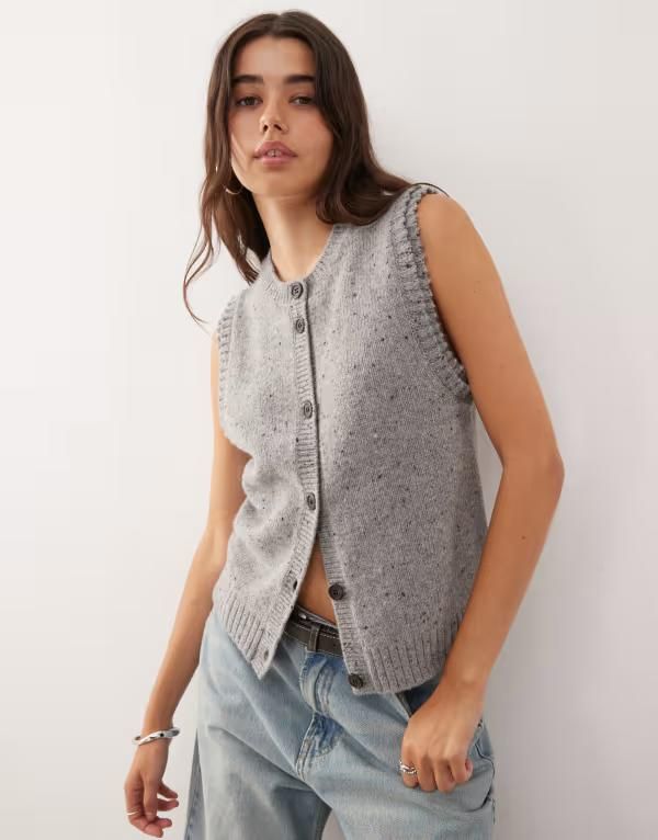 ウィークデイ レディース トップス ベスト Vネック ニット Weekday knitted vest with high v neck melange Gray melange グレー