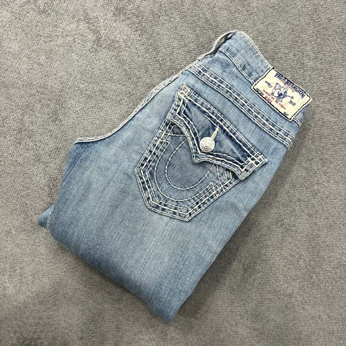 25 トゥルーレリジョン スキニー ウォッシュ デニム パンツ