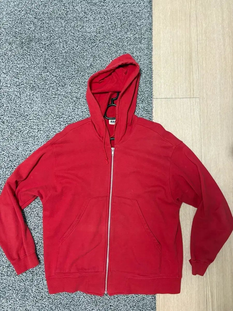 セール，得価 ISSEY MIYAKE イッセイミヤケ hai sporting gear レッド 
