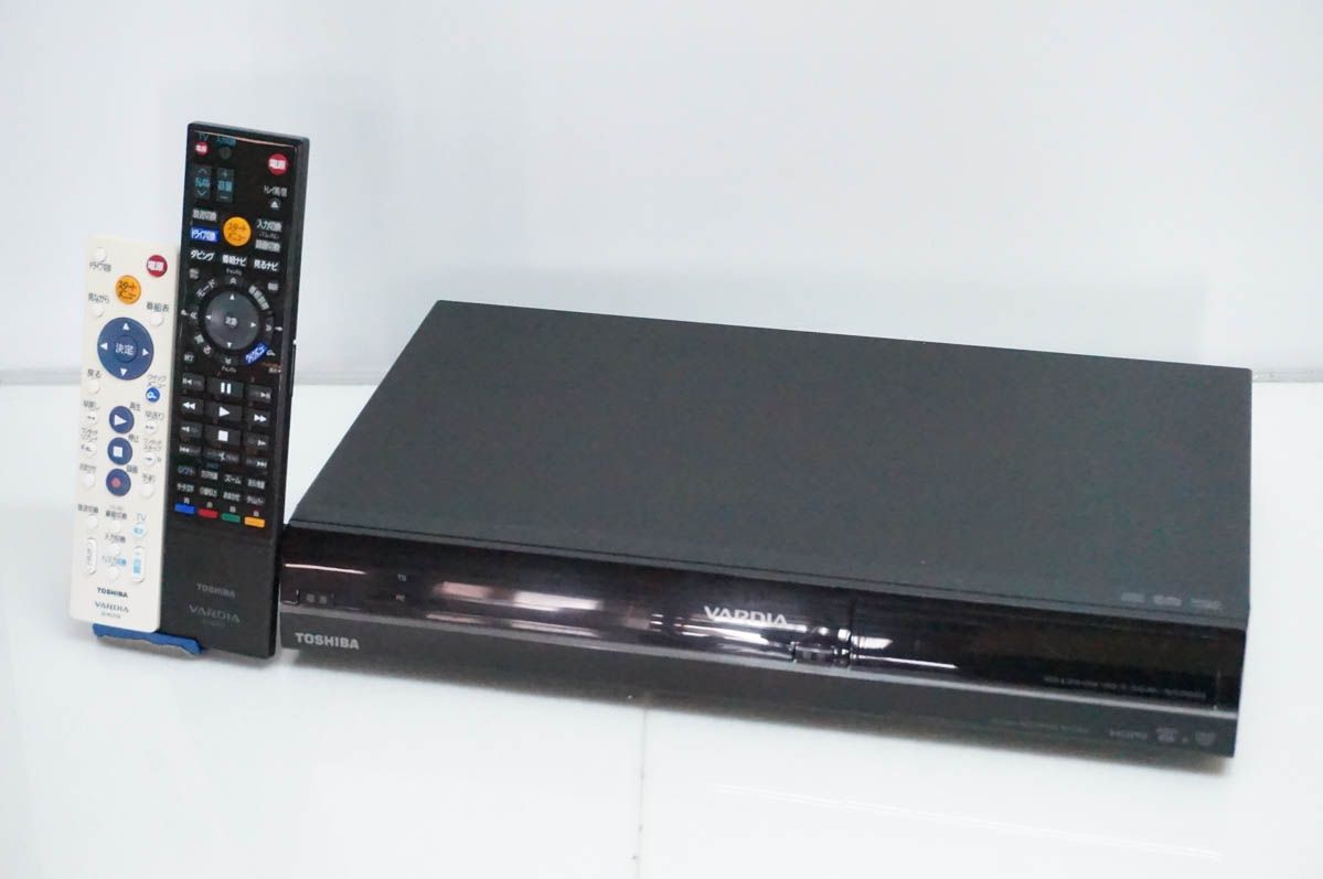 【中古】東芝TOSHIBA DVDレコーダー DVD-RAM/-R/-RW/-R DL 地上/BS/CS110度デジタル内蔵 RD-E305K HDD320GB内蔵