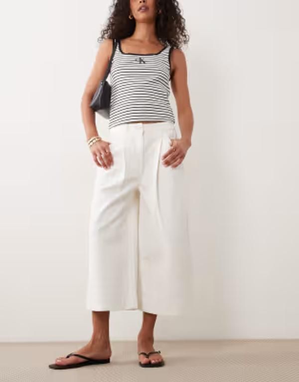 エイソス レディース ボトムス カジュアルパンツ ワイドレッグ デニム ASOS DESIGN wide leg denim culottes in cream クリーム