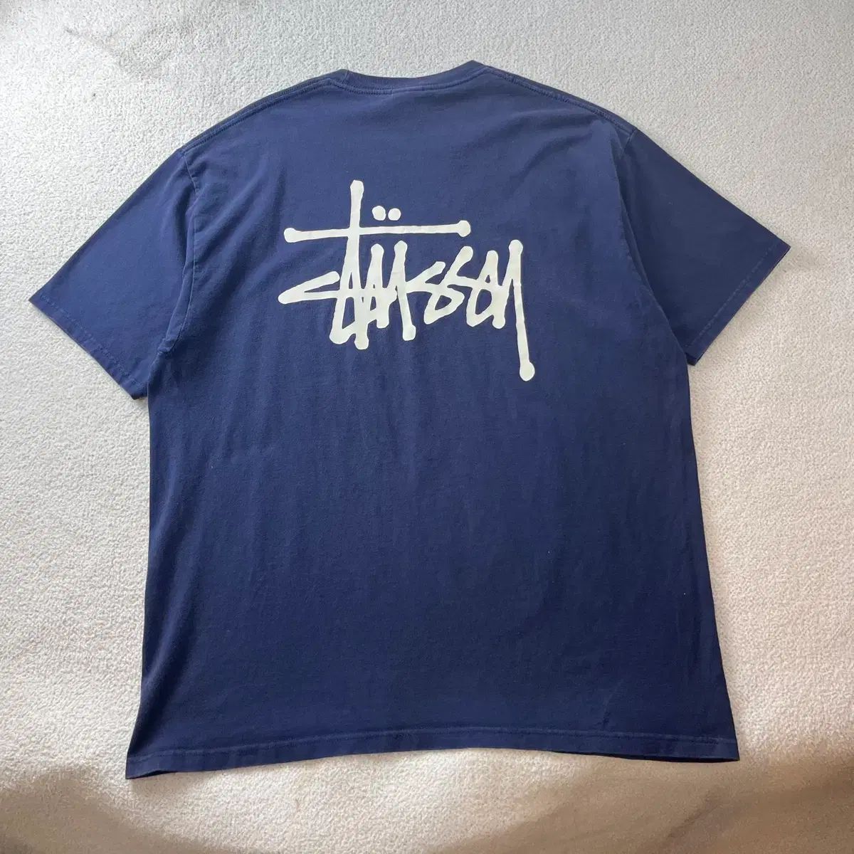 105 STUSSY ステューシー ベーシックロゴ ネイビー 半袖 Tシャツ 