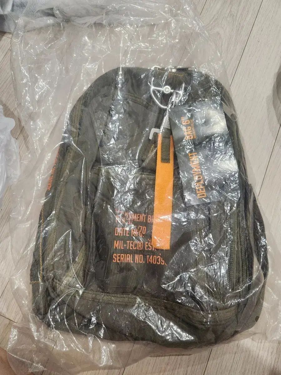 ミルトゥーク Depolyment Bag 6 バックパック カーキ色