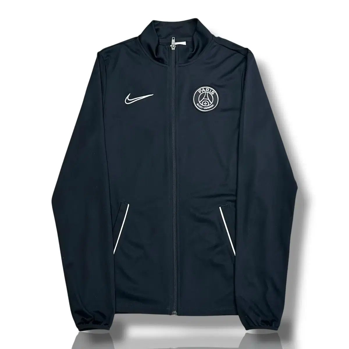 Nike ×パリ・サンジェルマン ブラック ジャケット トラックジャケット M Nike ×パリ・サンジェルマン ブラックジャケット トラックジャケット