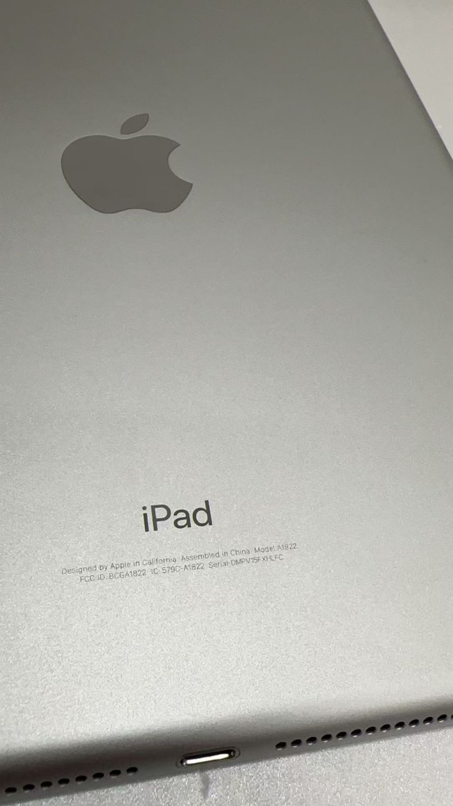Apple iPad 第5世代 32GB Wi-Fiモデル シルバー ++924090 - メルカリ