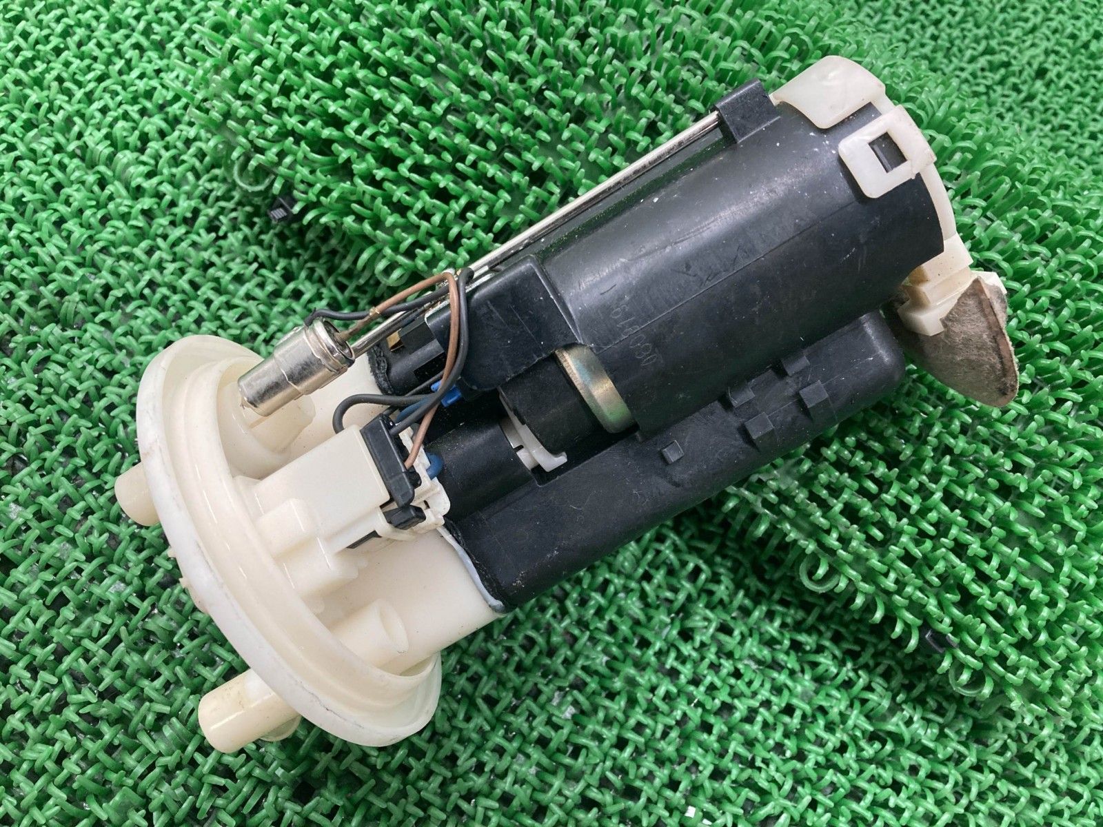 XV1900Aミッドナイトスター フューエルポンプ 1D7/UC-T30YU2 ヤマハ 純正 中古 Qu XV1900Aミッドナイトスター フューエルポンプ 1D7/UC-T30YU2 ヤマハ