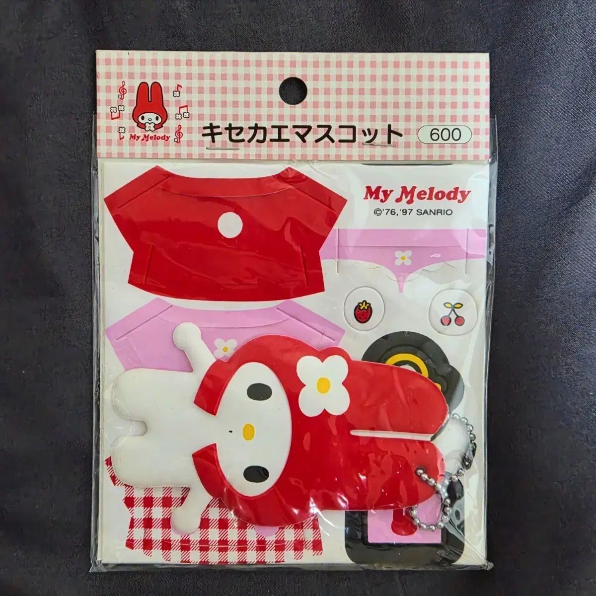 レア) クラシック マイメロディ 赤い服 着せ替え キーホルダー マスコット 未開封 マイメロディ