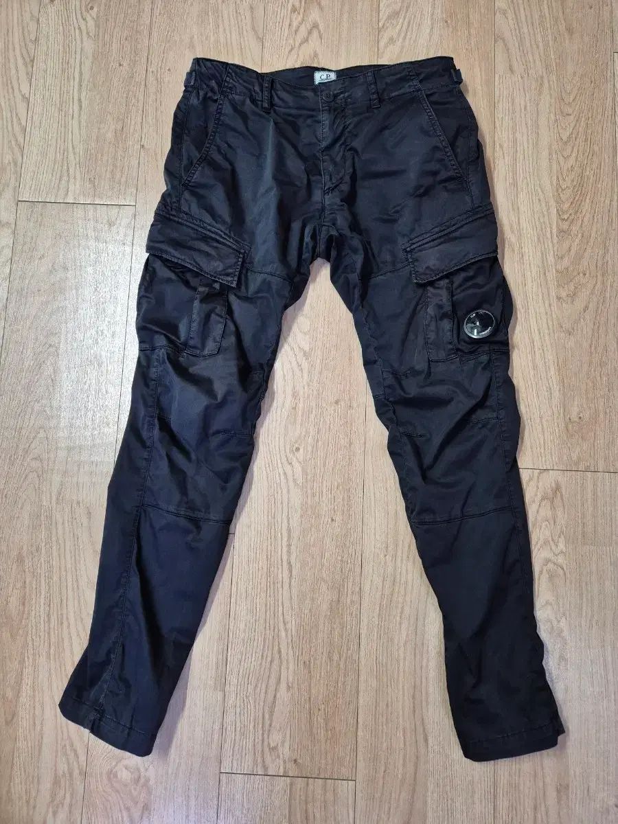 正規品 C P COMPANY ブラックカーゴパンツ サイズ46