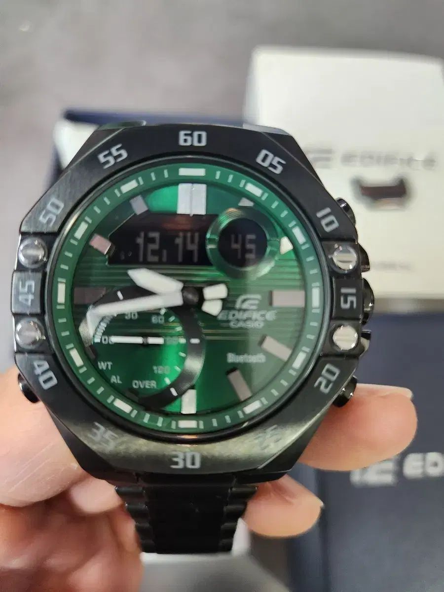 カシオ エディフィス グリーン ダイアル メタル ウォッチ (EDIFICE CASIO エディフィス カシオ オーク/ブルー)