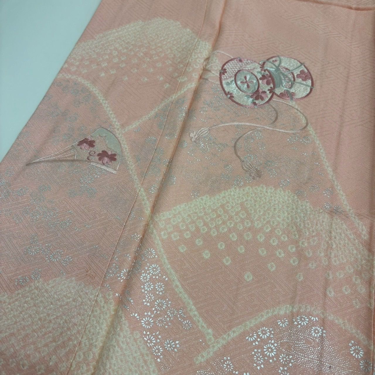 訪問着　フルセット　着物　正絹　付け下げ　絞り　手刺繍　紗綾形地紋　霞　G2 付下げ 刺繍 絞り 紋無し 紗綾形の地模様 訪問着 正絹 着物 MK-962