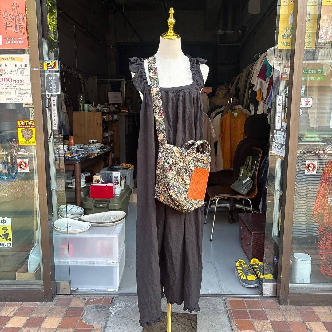 -【東あずま店 併売品】 yuw オールインワン サロペット リネン 麻 LINEN ブラック 黒 クロ BLACK 無地 フリル パンツ pants ボトム bottom ボトムス レディース ladies