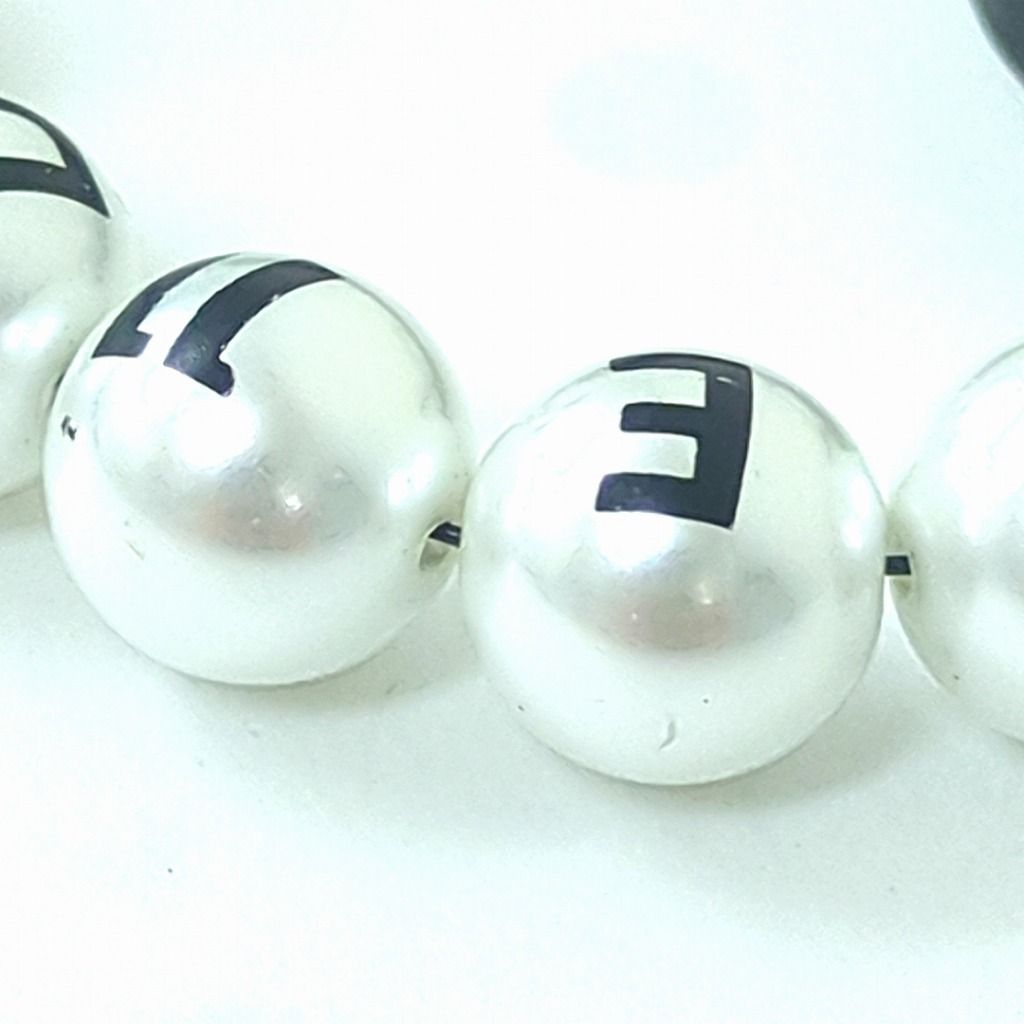 WE11DONE ウェルダン ロゴ パールモチーフ ブレスレット - メルカリ