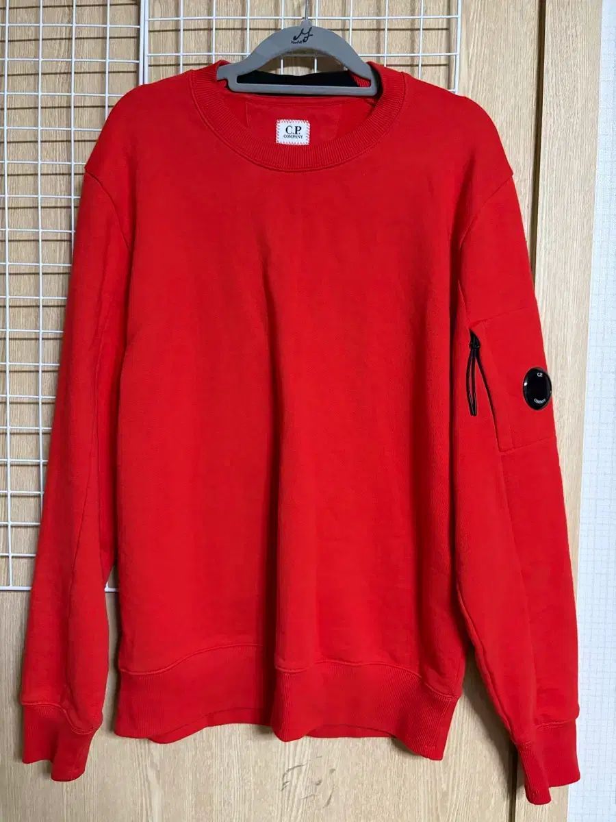C.P. COMPANY シーピーカンパニー レッド スウェット